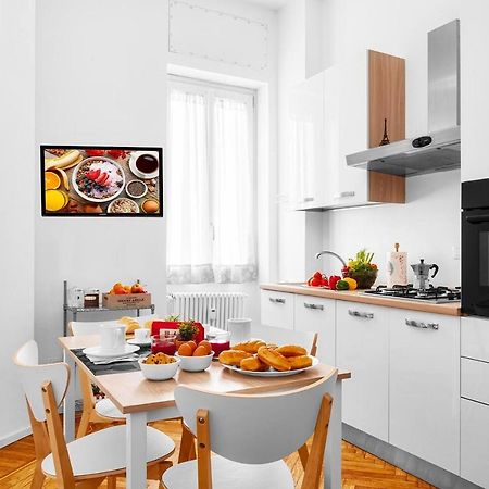 3 Bedrooms Apartment Милан Экстерьер фото